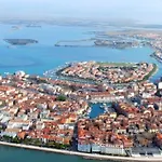 Charming With Lagoon Views In Апартаменти *