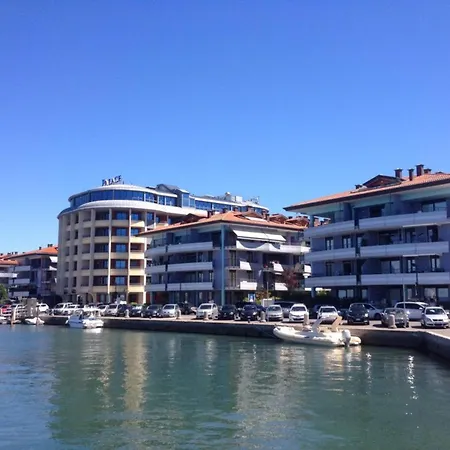 Apartment Charming With Lagoon Views In