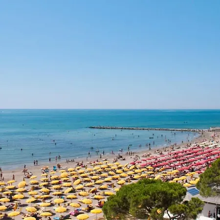 Charming With Lagoon Views In Appartement