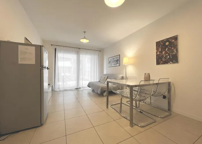 Apartment Charming With Lagoon Views In *