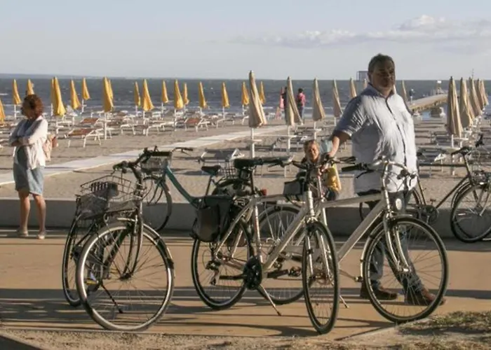 Charming With Lagoon Views In 公寓