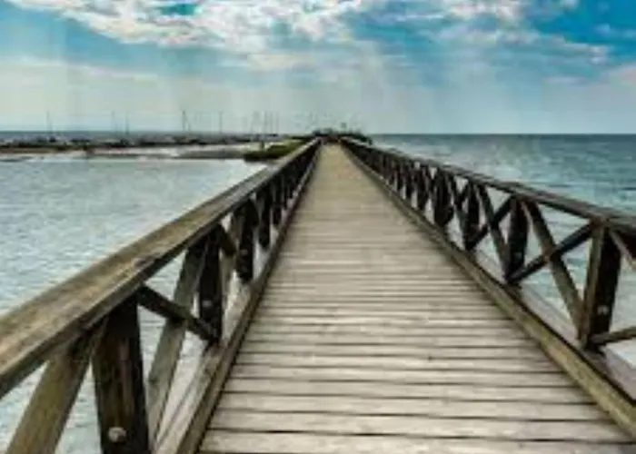 公寓 Charming With Lagoon Views In